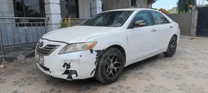 Toyota Camry LE 4dr Sedan (2.5L 4cyl 6AM) 2010 White