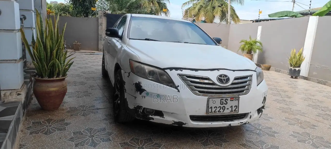 Toyota Camry LE 4dr Sedan (2.5L 4cyl 6AM) 2010 White