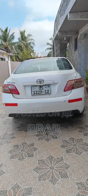 Toyota Camry LE 4dr Sedan (2.5L 4cyl 6AM) 2010 White