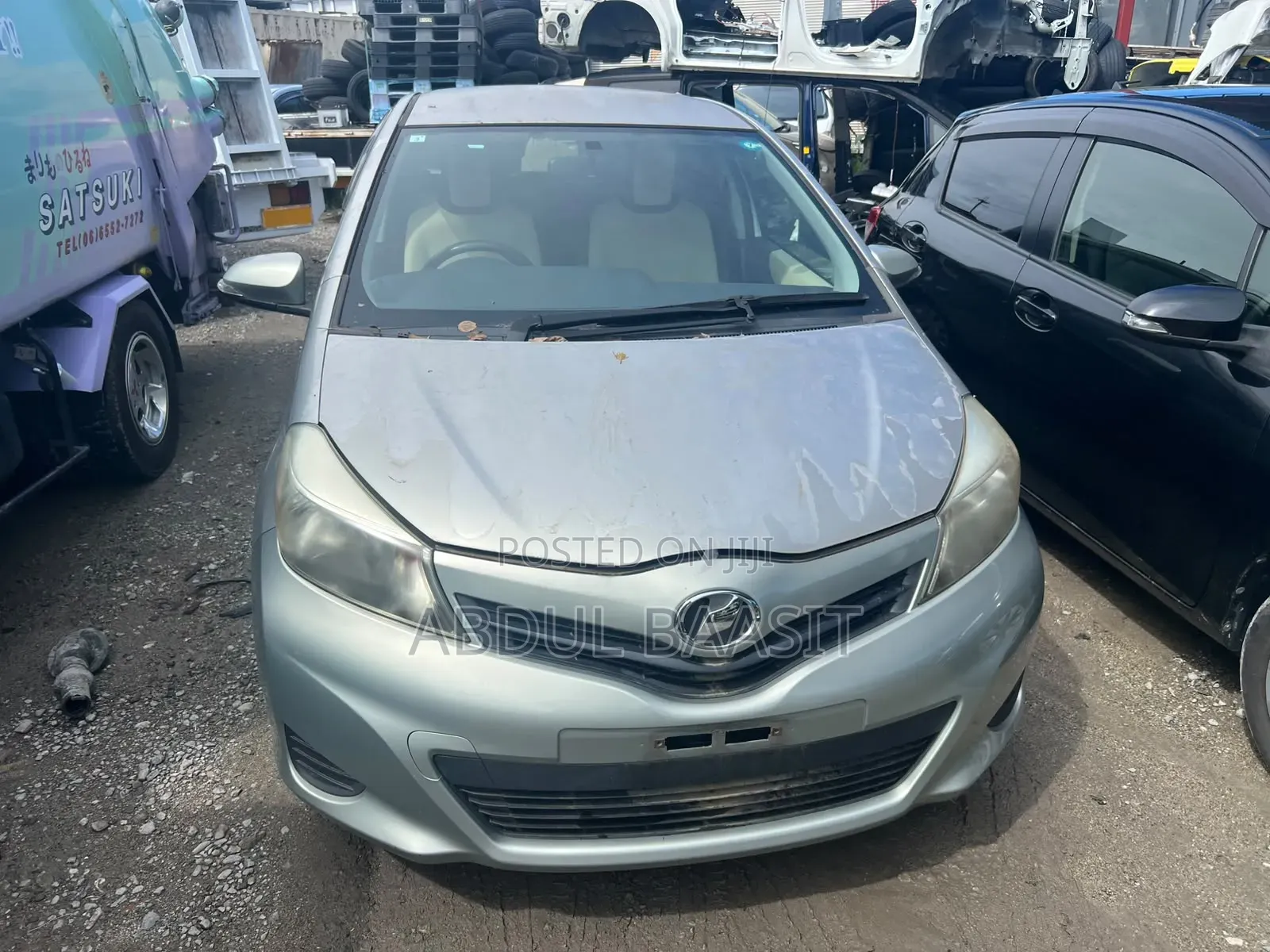 Toyota Vitz 1.3 FWD 5dr 2013 Gray