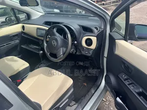 Toyota Vitz 1.3 FWD 5dr 2013 Gray