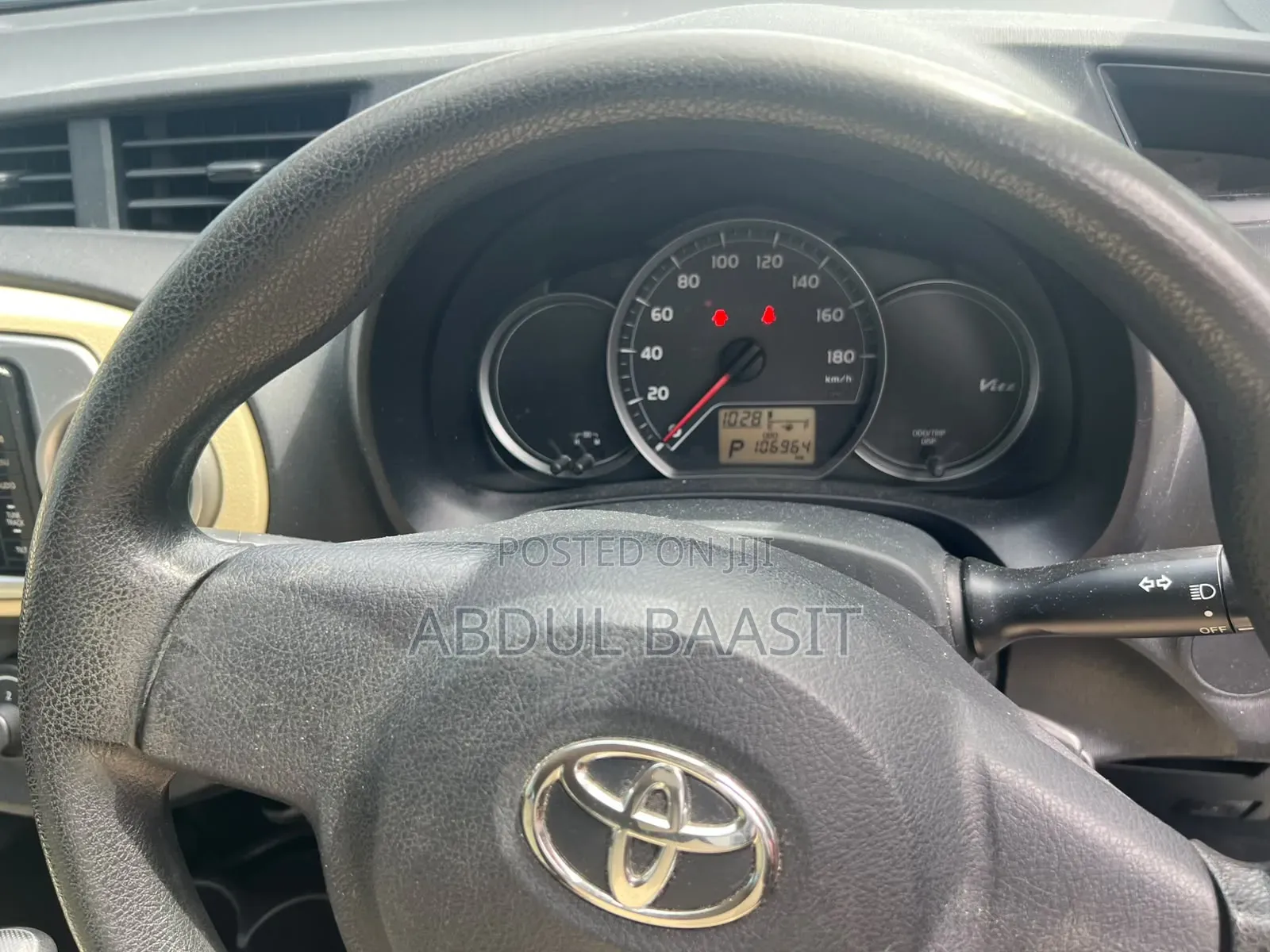 Toyota Vitz 1.3 FWD 5dr 2013 Gray