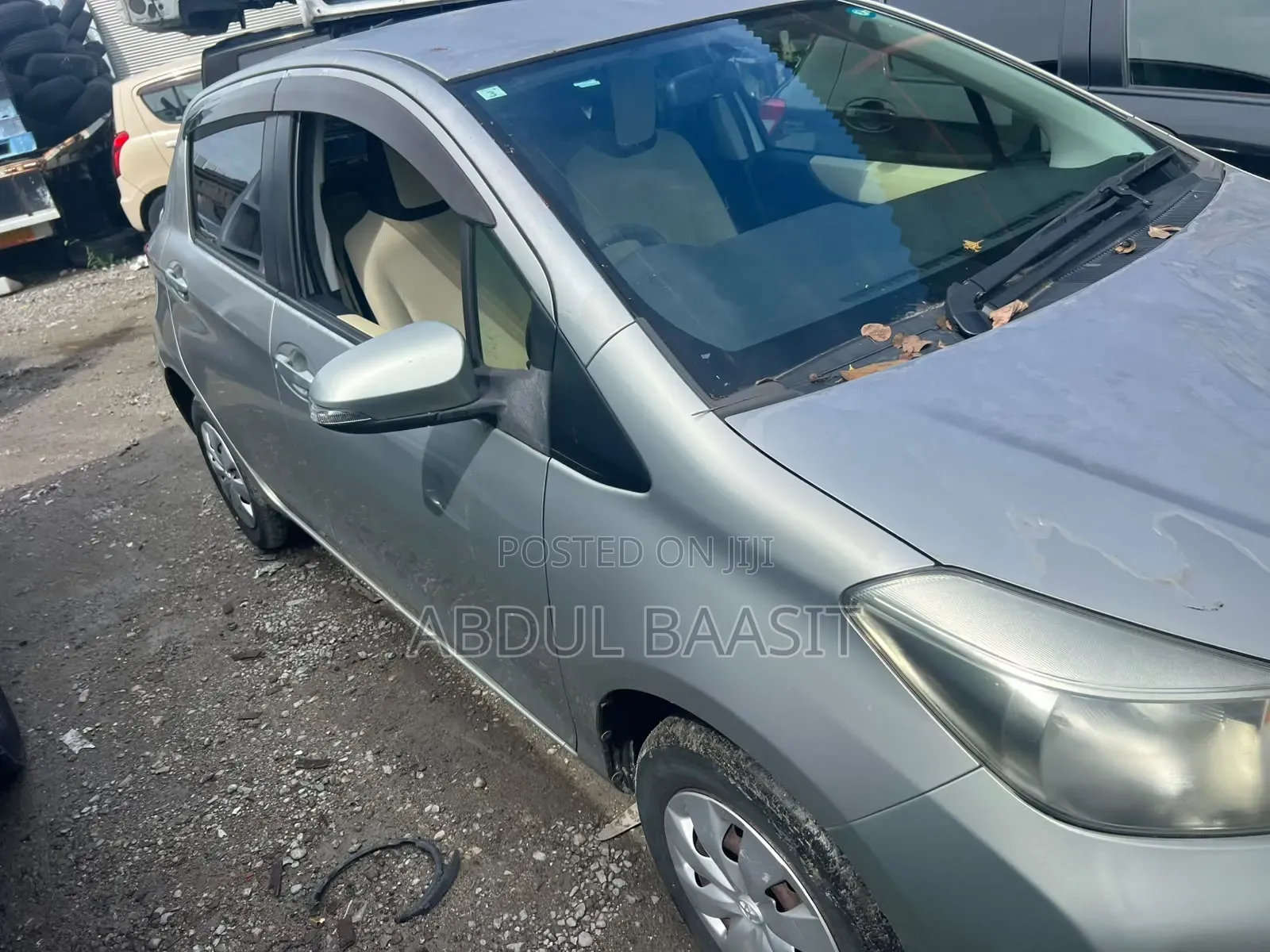 Toyota Vitz 1.3 FWD 5dr 2013 Gray