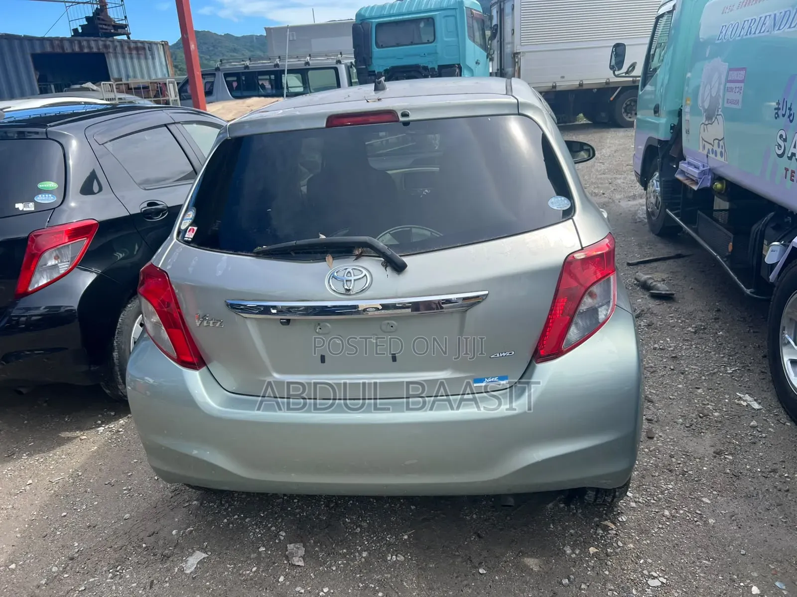 Toyota Vitz 1.3 FWD 5dr 2013 Gray