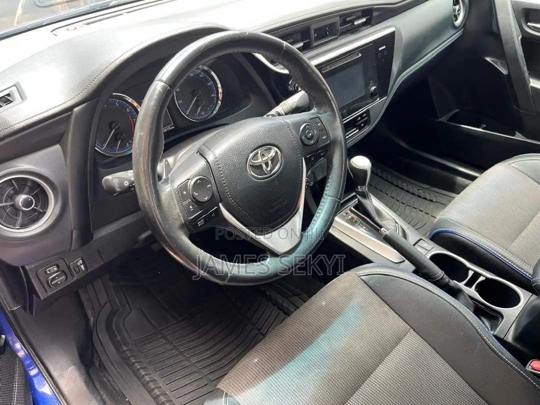 Toyota Corolla SE Special Edition 4dr Sedan (1.8L 4cyl CVT) 2017 Blue