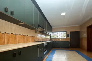 Furnished 8bdrm Villa in Lashibi for rent