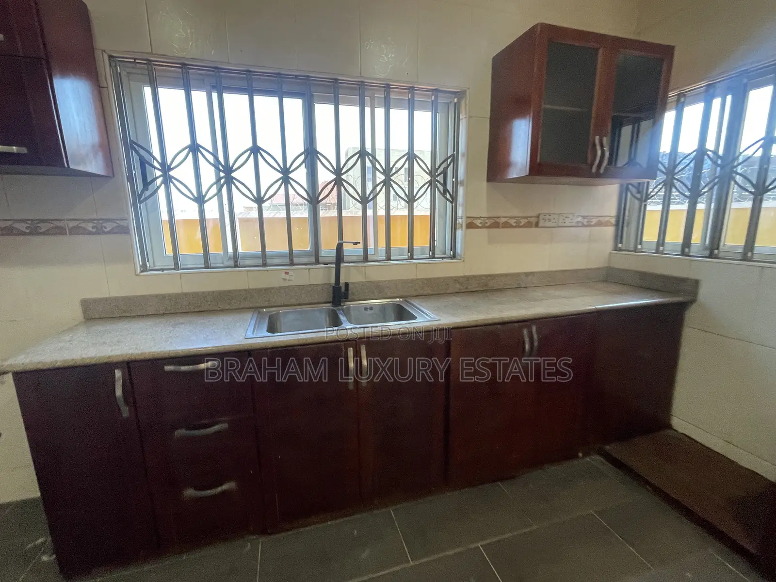 4bdrm House in Braham Luxury, Sakumono for rent