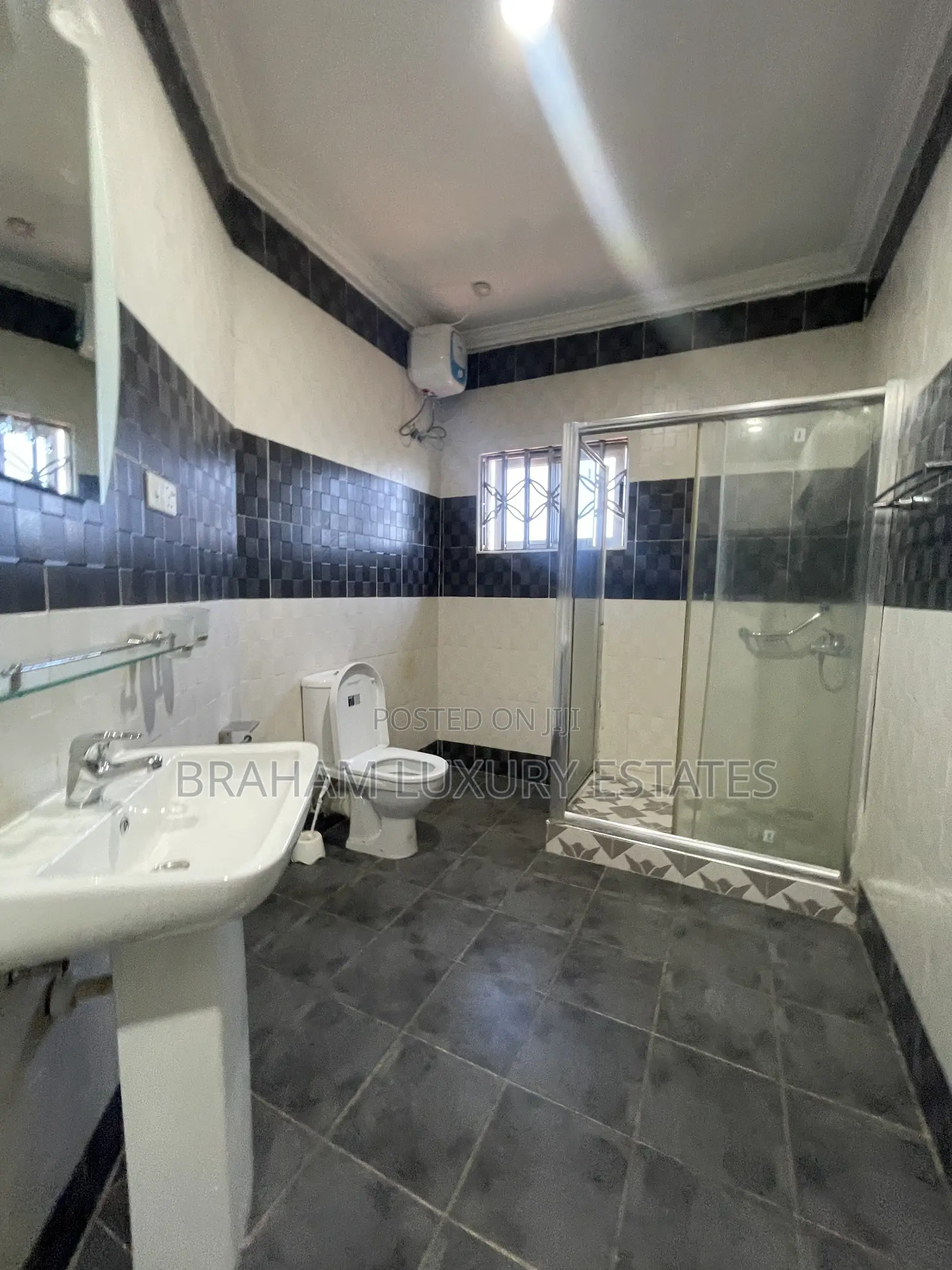 4bdrm House in Braham Luxury, Sakumono for rent