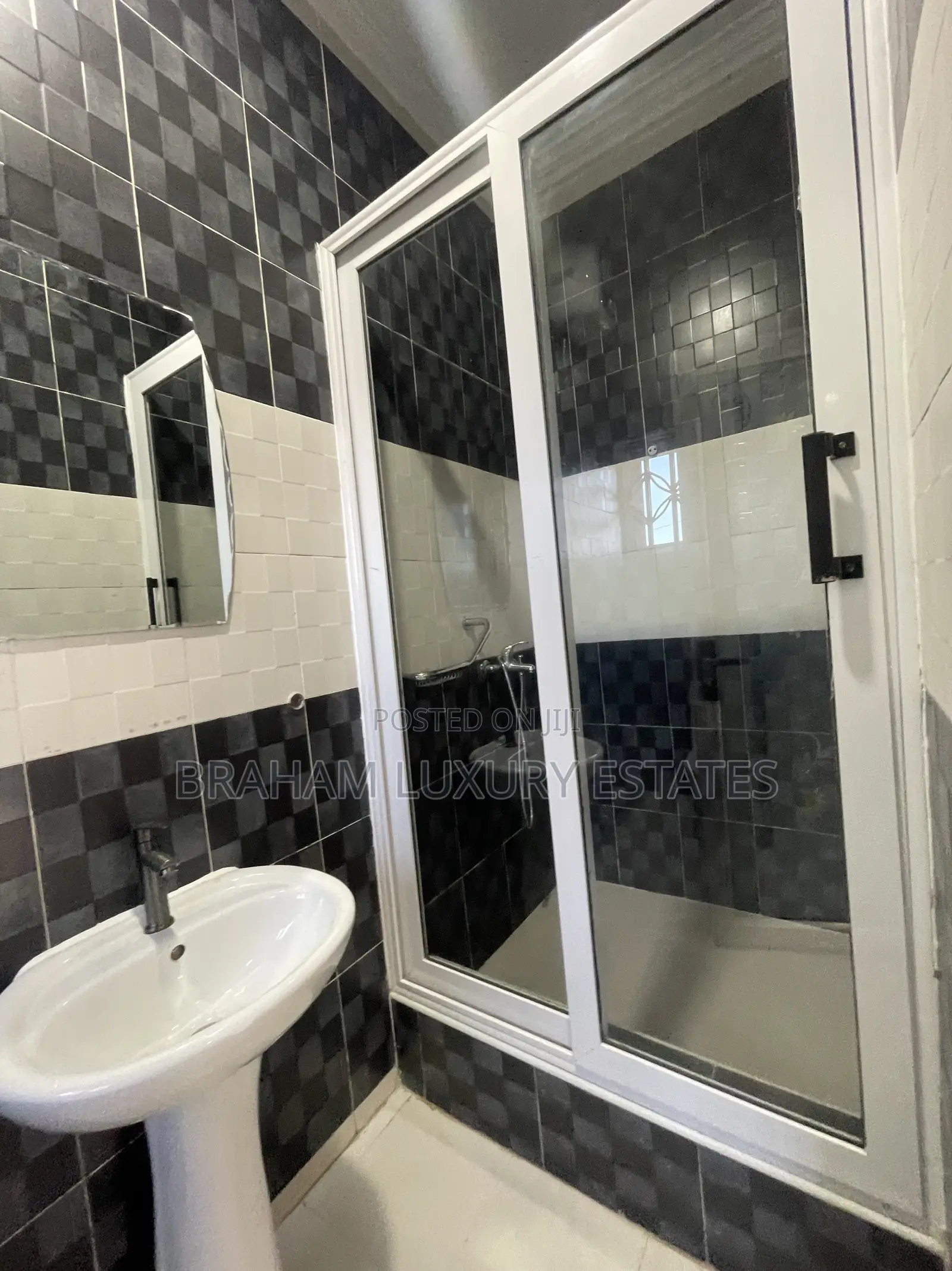 4bdrm House in Braham Luxury, Sakumono for rent