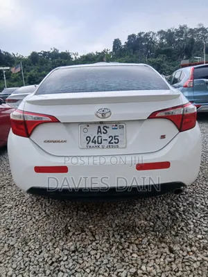 Toyota Corolla S 4dr Sedan (1.8L 4cyl CVT) 2015 White