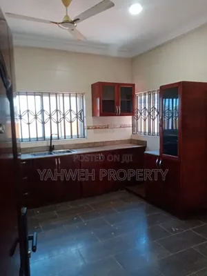 4bdrm House in Sakumono for rent