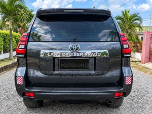 Toyota Land Cruiser Prado 2.7 2018 Black
