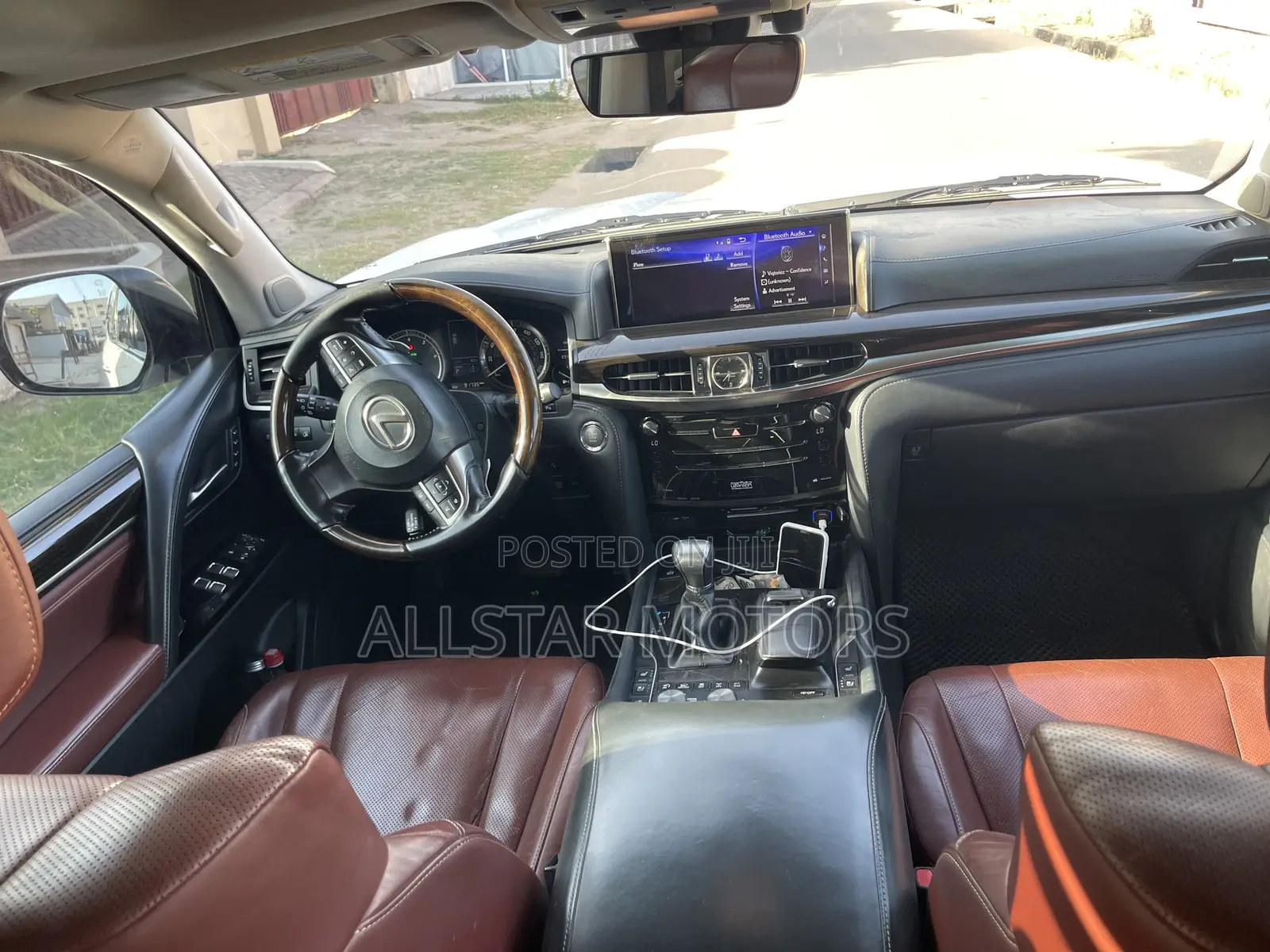 Lexus LX 570 AWD 2017 White