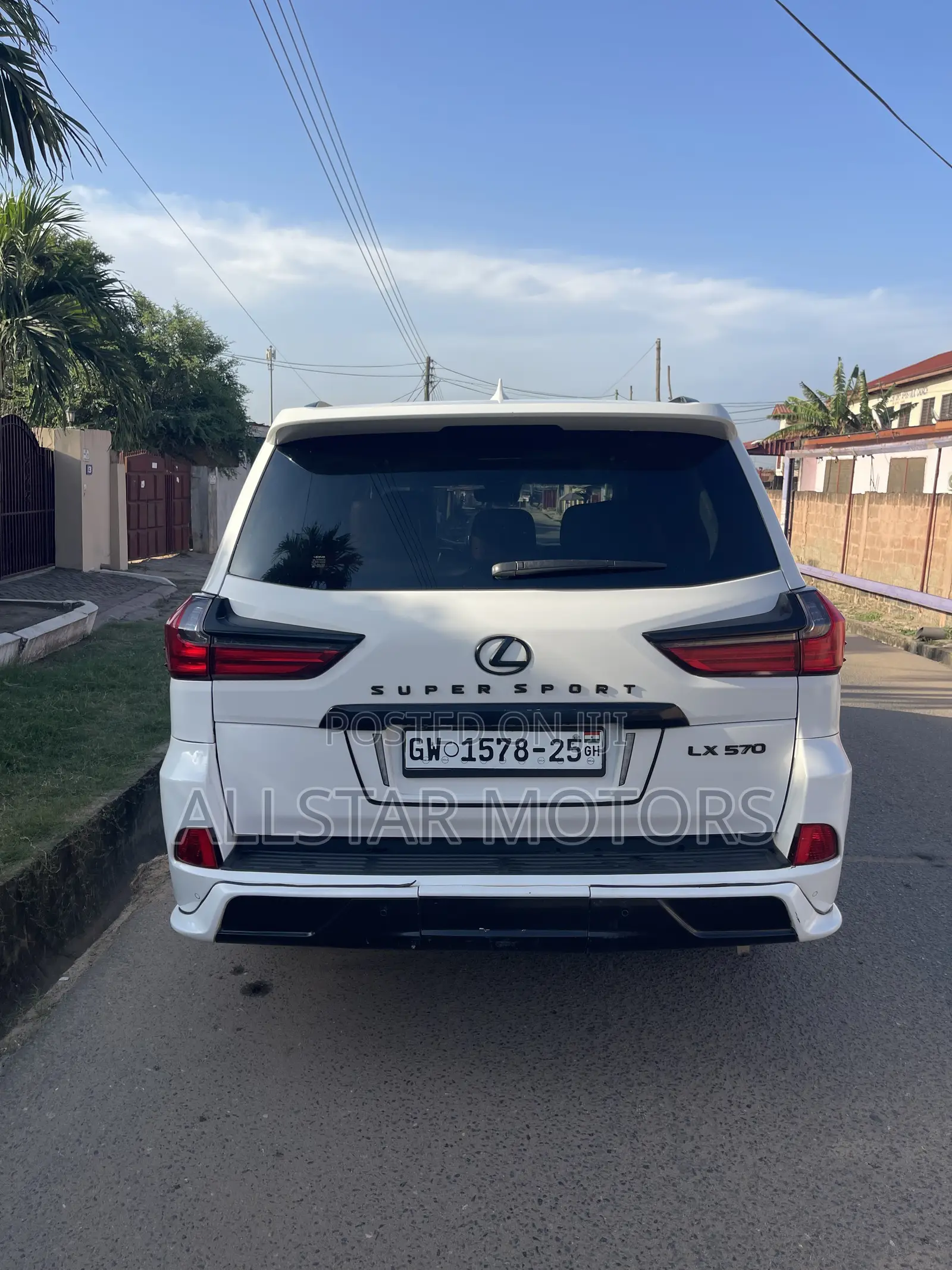 Lexus LX 570 AWD 2017 White
