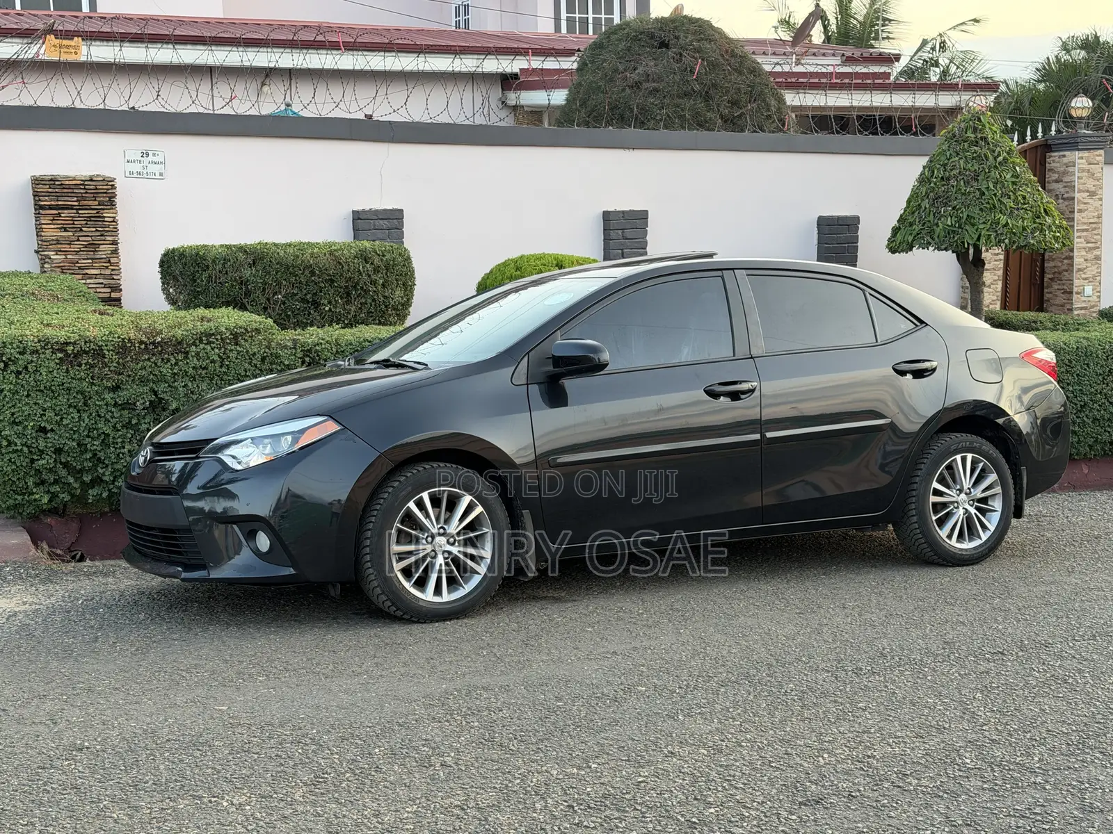 Toyota Corolla LE 4dr Sedan (1.8L 4cyl CVT) 2015 Black