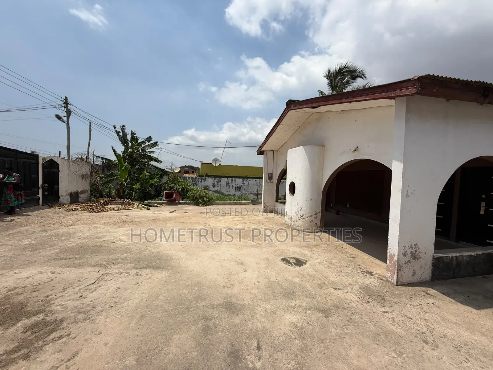 4bdrm House in Lapaz Racecourse, Nyanmekye for sale