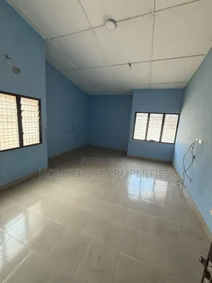 4bdrm House in Lapaz Racecourse, Nyanmekye for sale