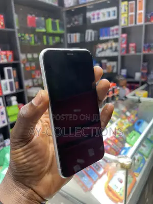 Apple iPhone XR 128 GB White