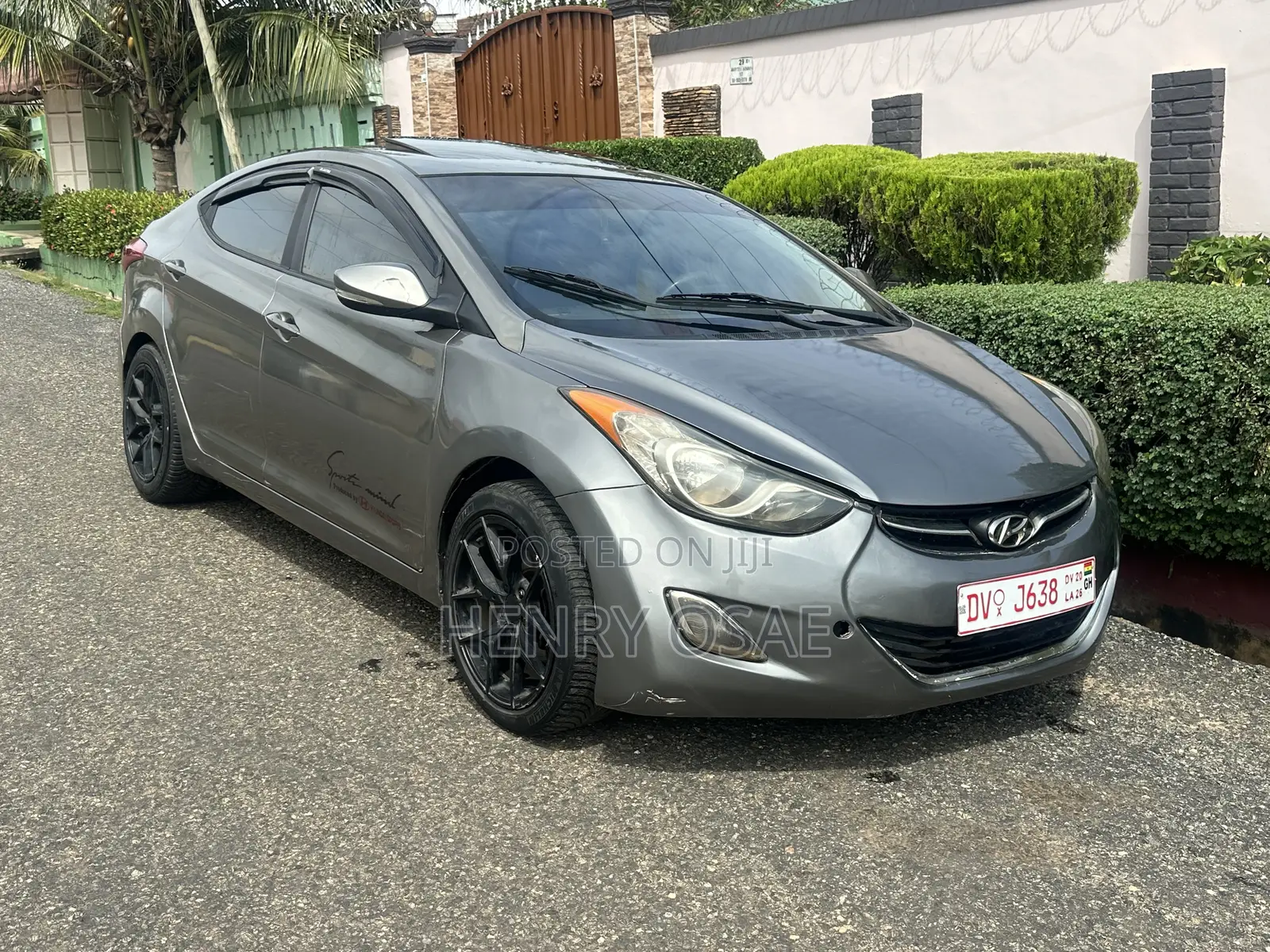 Hyundai Elantra GLS Sedan FWD (1.8L 4cyl 6A) 2013 Gray