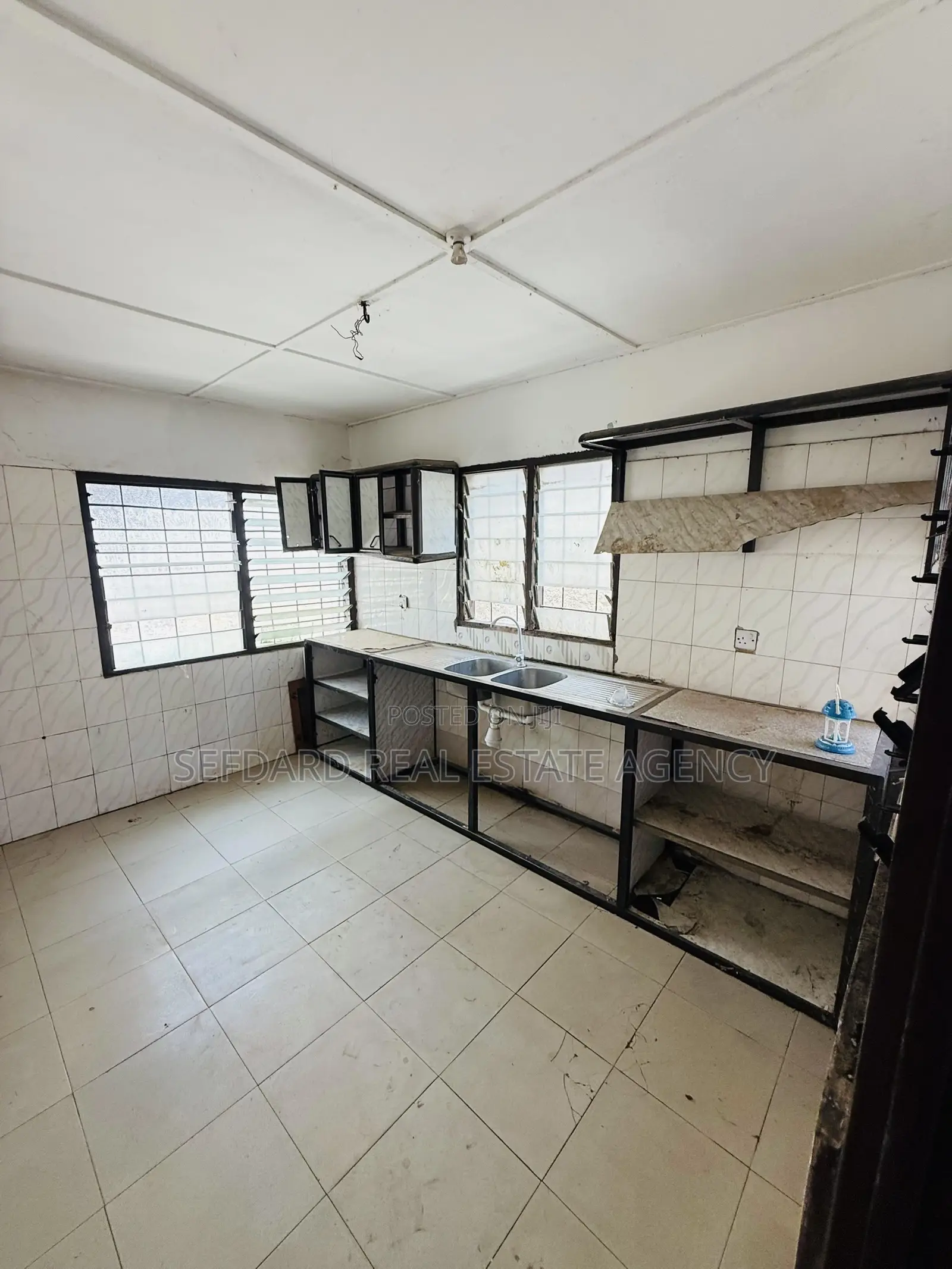 4bdrm House in Sefdard Properties, Lapaz for sale