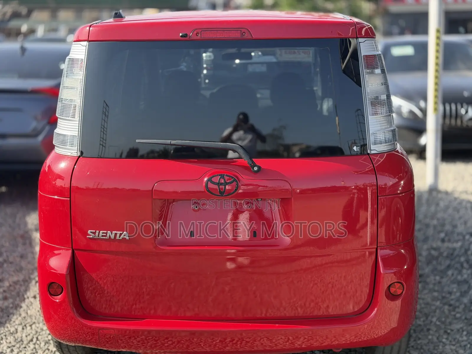 Toyota Sienta 1.5 FWD 2013 Red