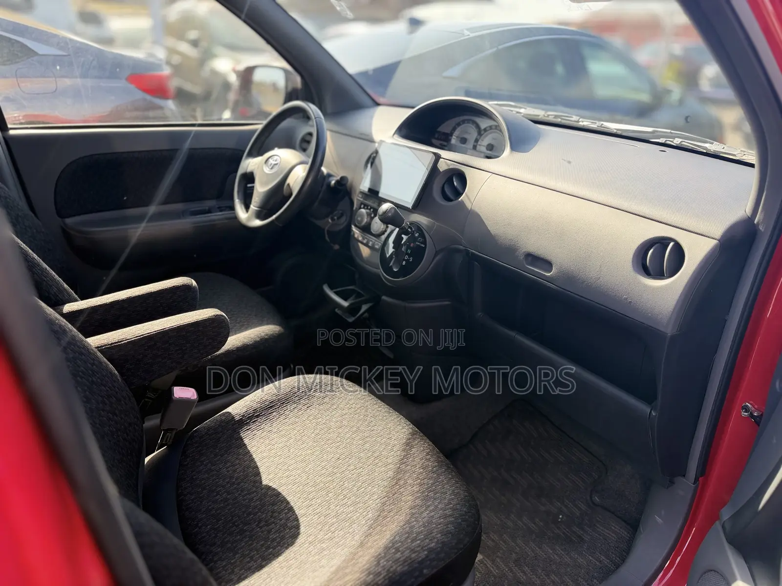 Toyota Sienta 1.5 FWD 2013 Red