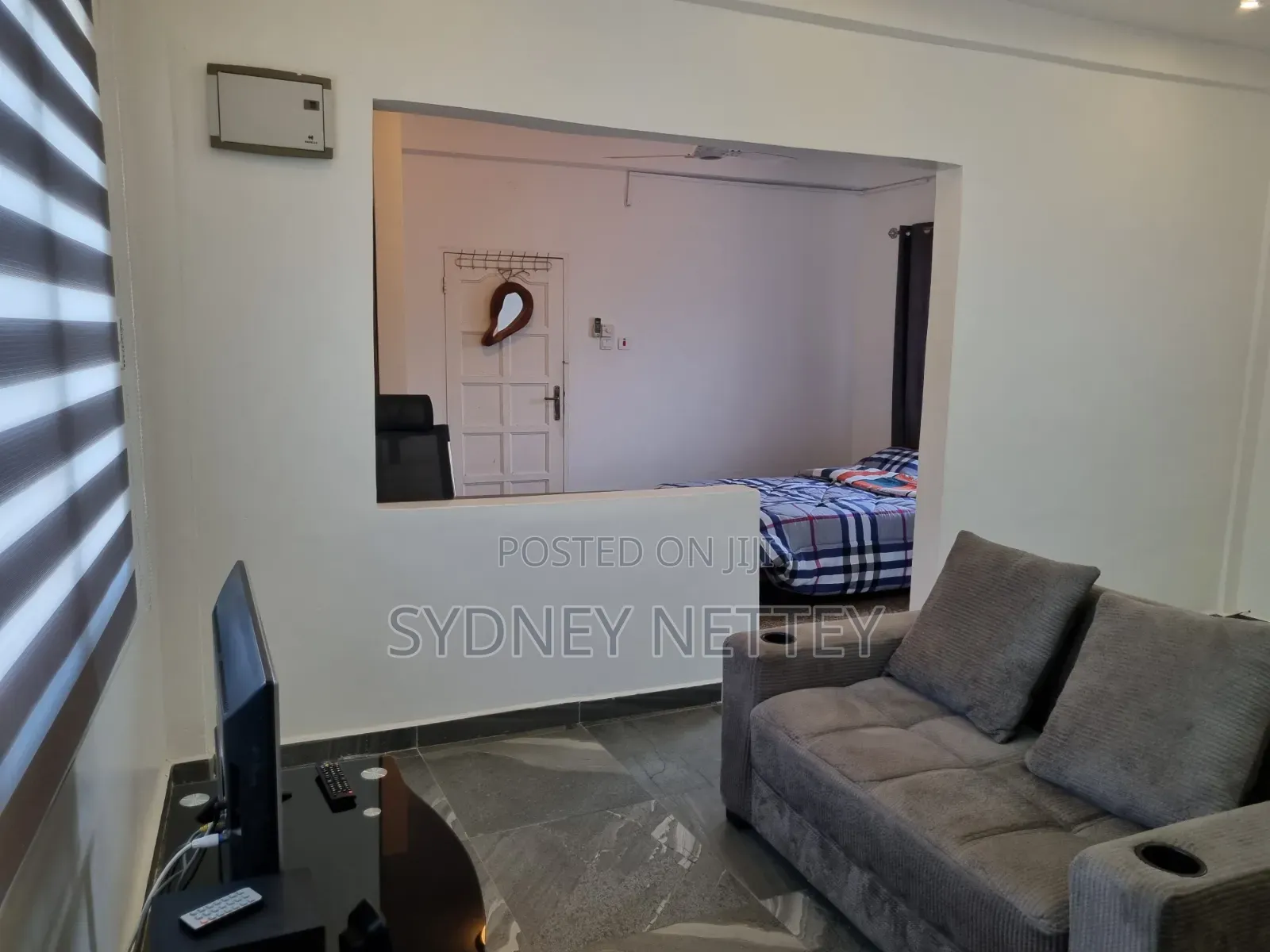 Furnished Studio Apartment in Coffee Shop Area for rent