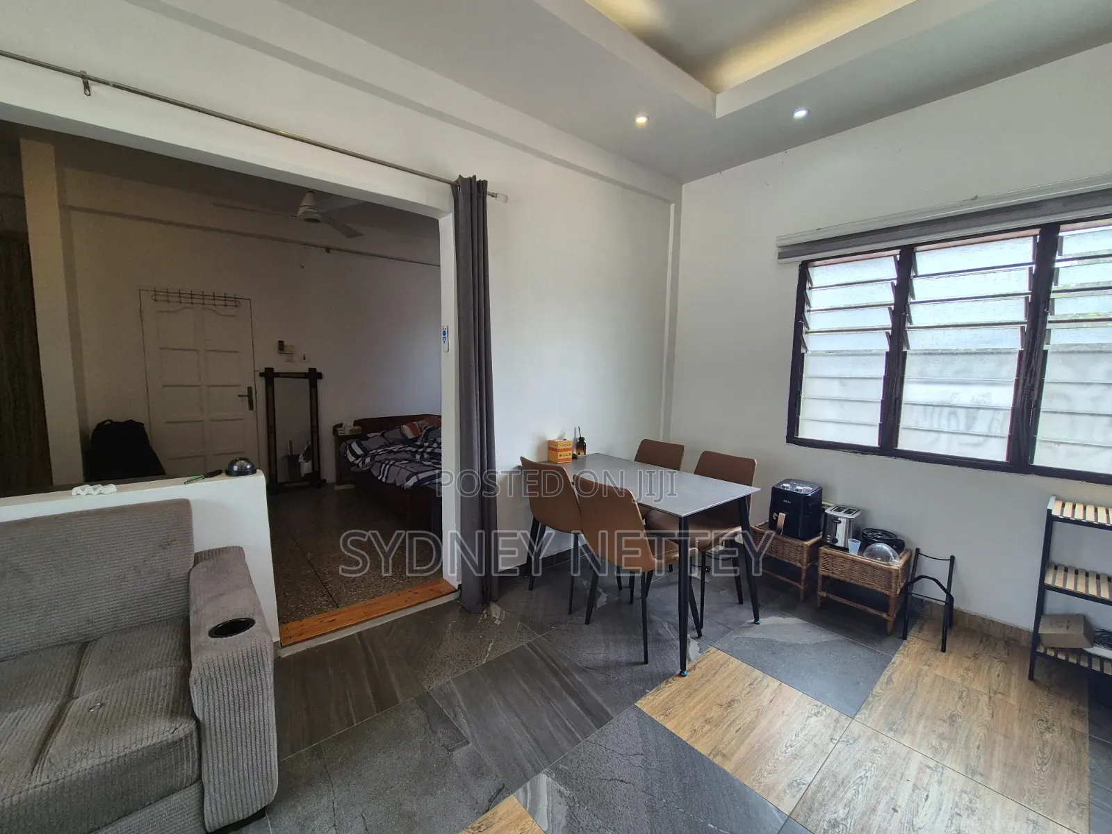Furnished Studio Apartment in Coffee Shop Area for rent