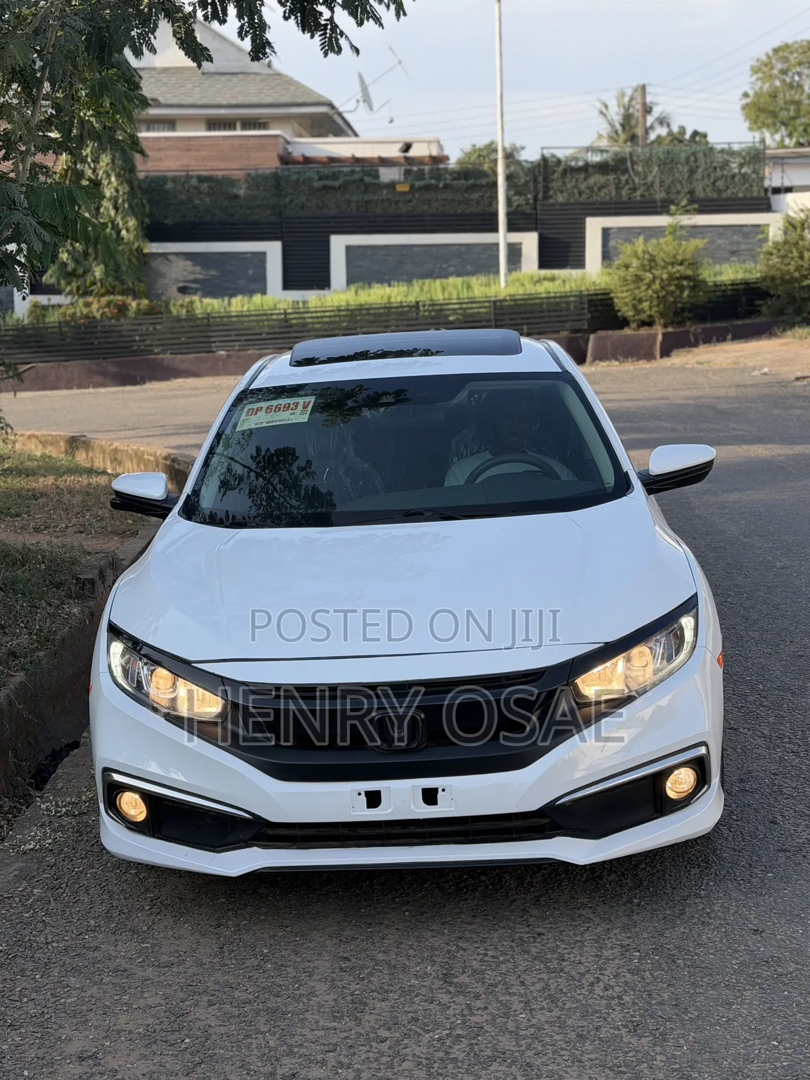 Honda Civic EX 4dr Hatchback (1.5L 4cyl) 2017 White