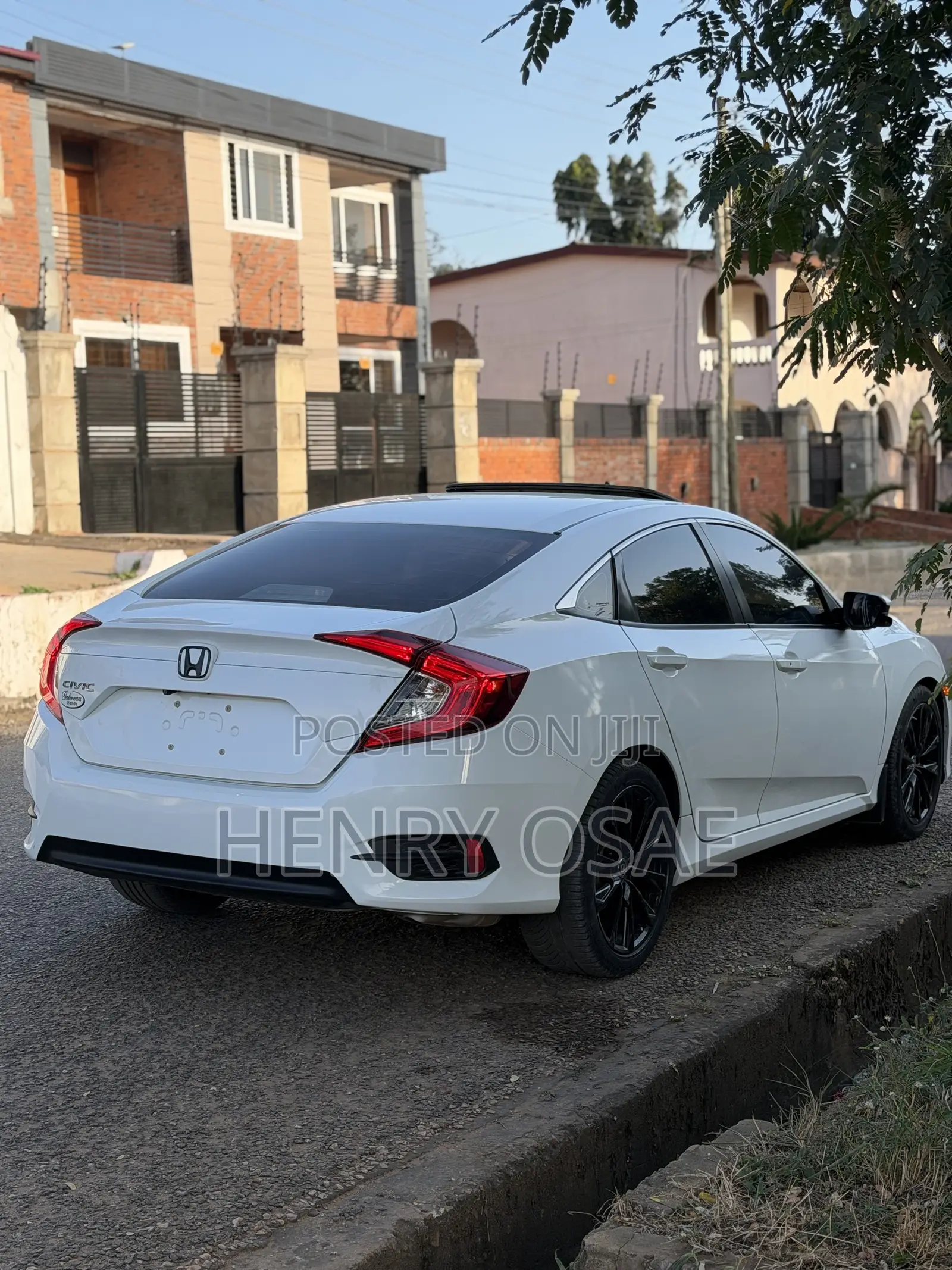 Honda Civic EX 4dr Hatchback (1.5L 4cyl) 2017 White
