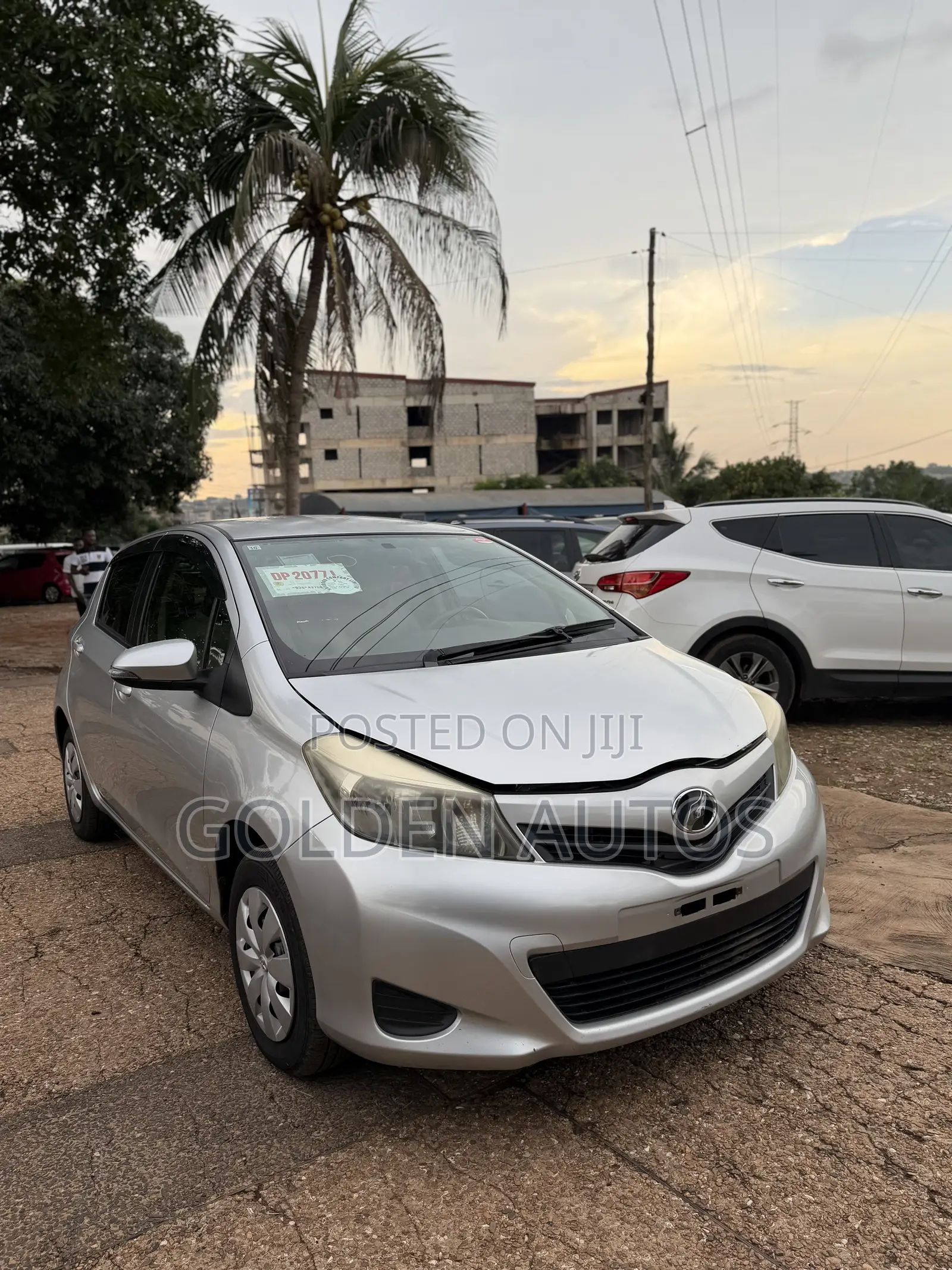 Toyota Vitz 1.3 FWD 5dr 2012 Silver