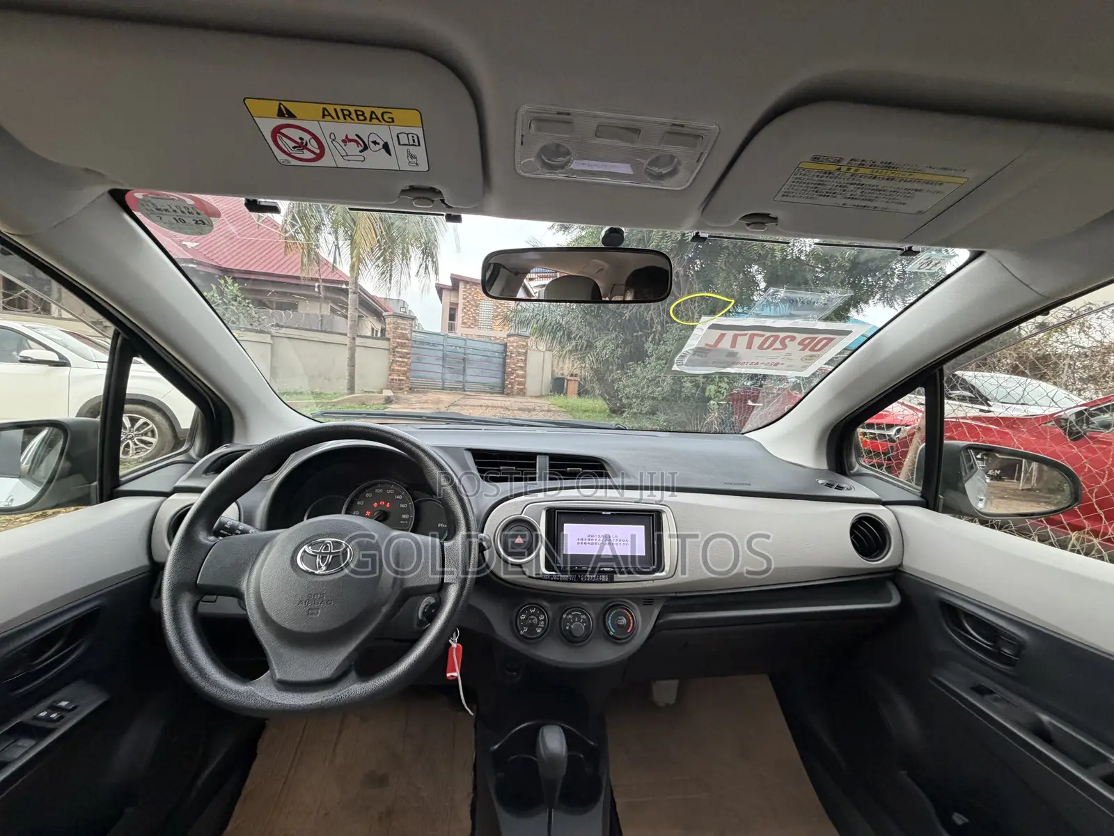 Toyota Vitz 1.3 FWD 5dr 2012 Silver