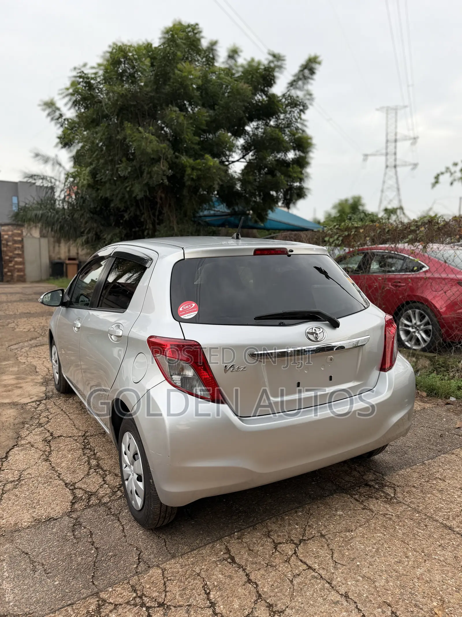Toyota Vitz 1.3 FWD 5dr 2012 Silver