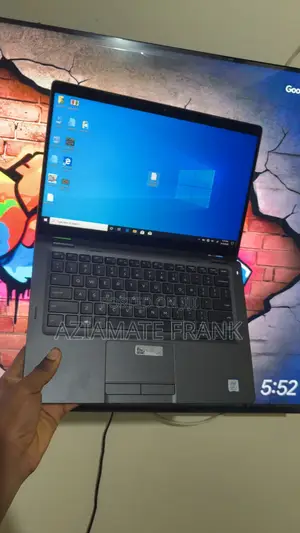 Laptop Dell Latitude 5300 2-in-1 8GB Intel Core i7 SSD 256GB