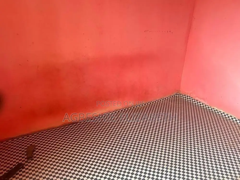 Studio Apartment in Chamber And Hall, Weija for rent