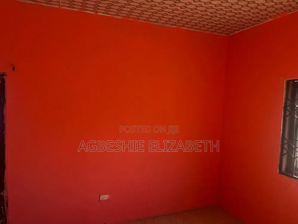 Studio Apartment in Chamber And Hall, Weija for rent