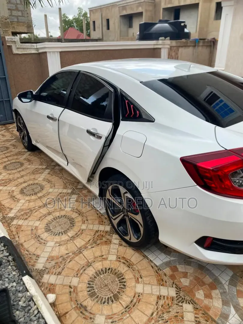 Honda Civic Touring Sedan 2019 White