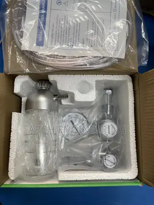 Oxygen Pressure Regulator/Flowmeter With Oxygen Cannula