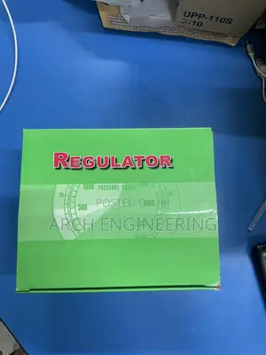 Oxygen Pressure Regulator/Flowmeter With Oxygen Cannula