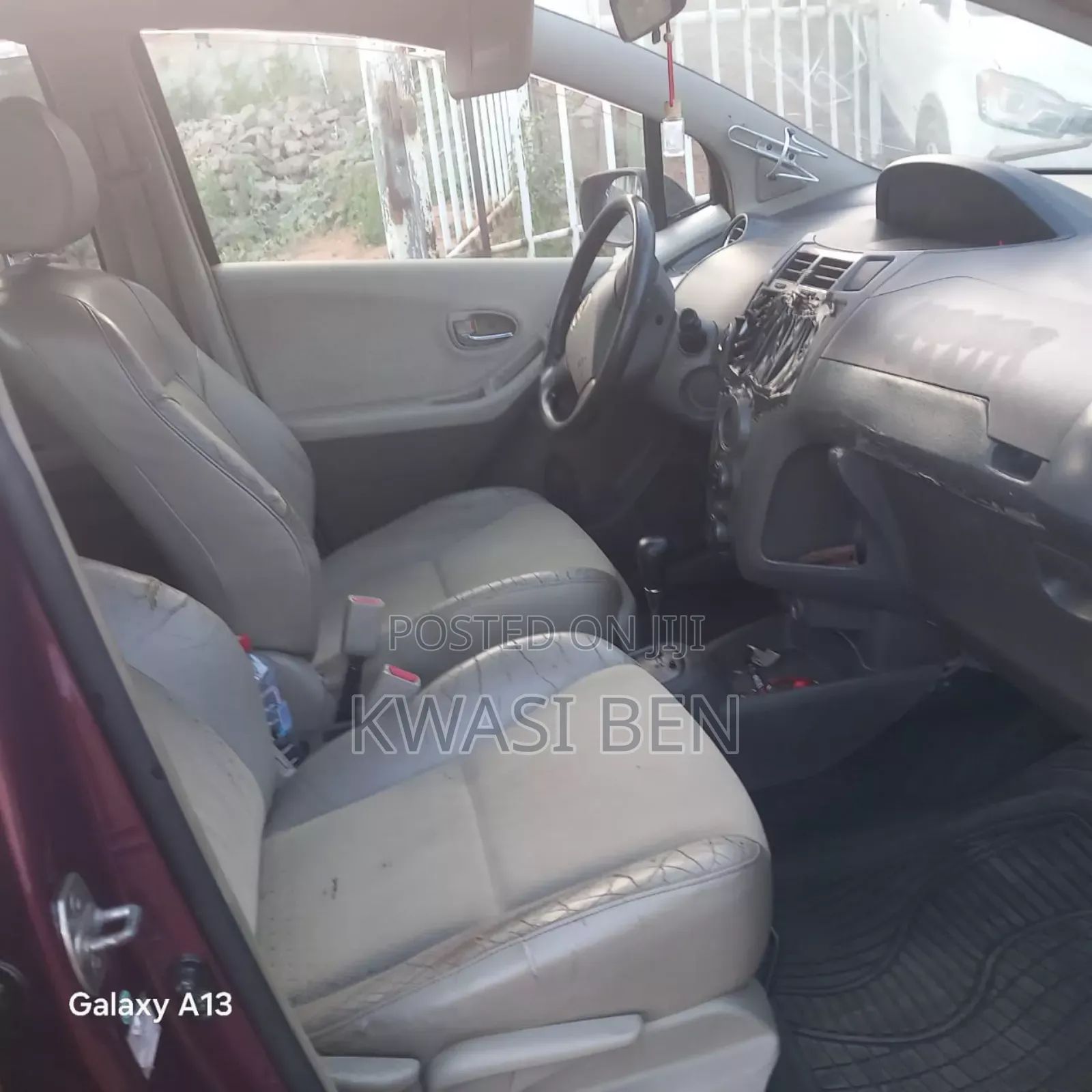 Toyota Vitz 2010 Brown