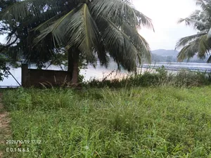 Riverfront and Two Boys Quarters for Rent in Akosombo for 15-30 Years