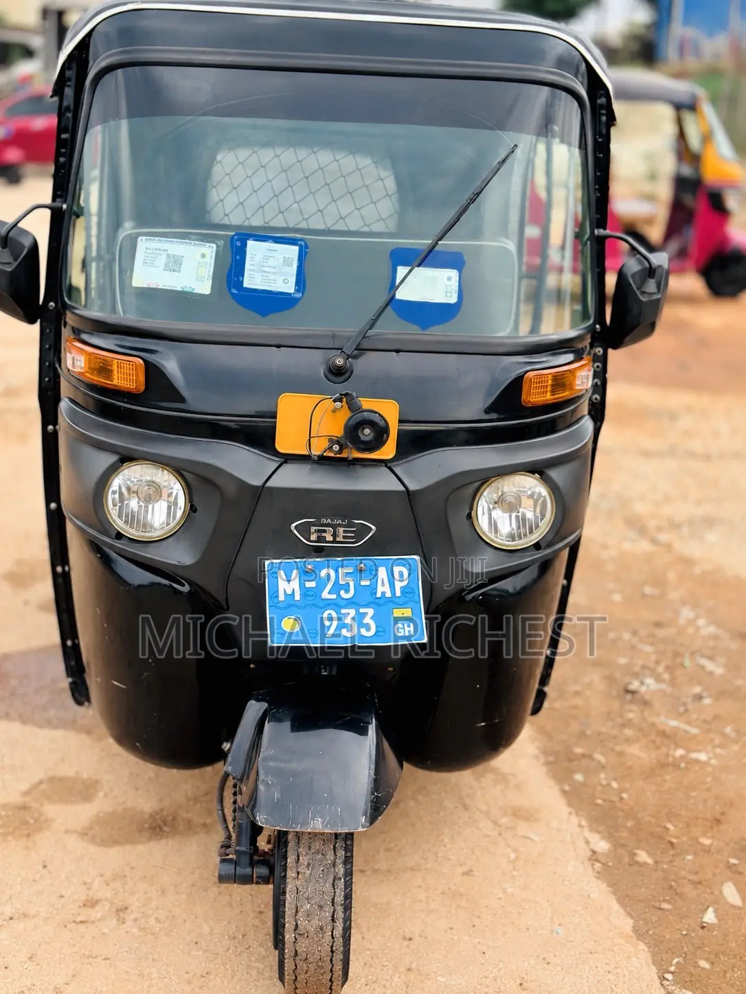 Bajaj RE 2025 Black
