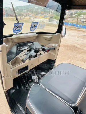 Bajaj RE 2025 Black