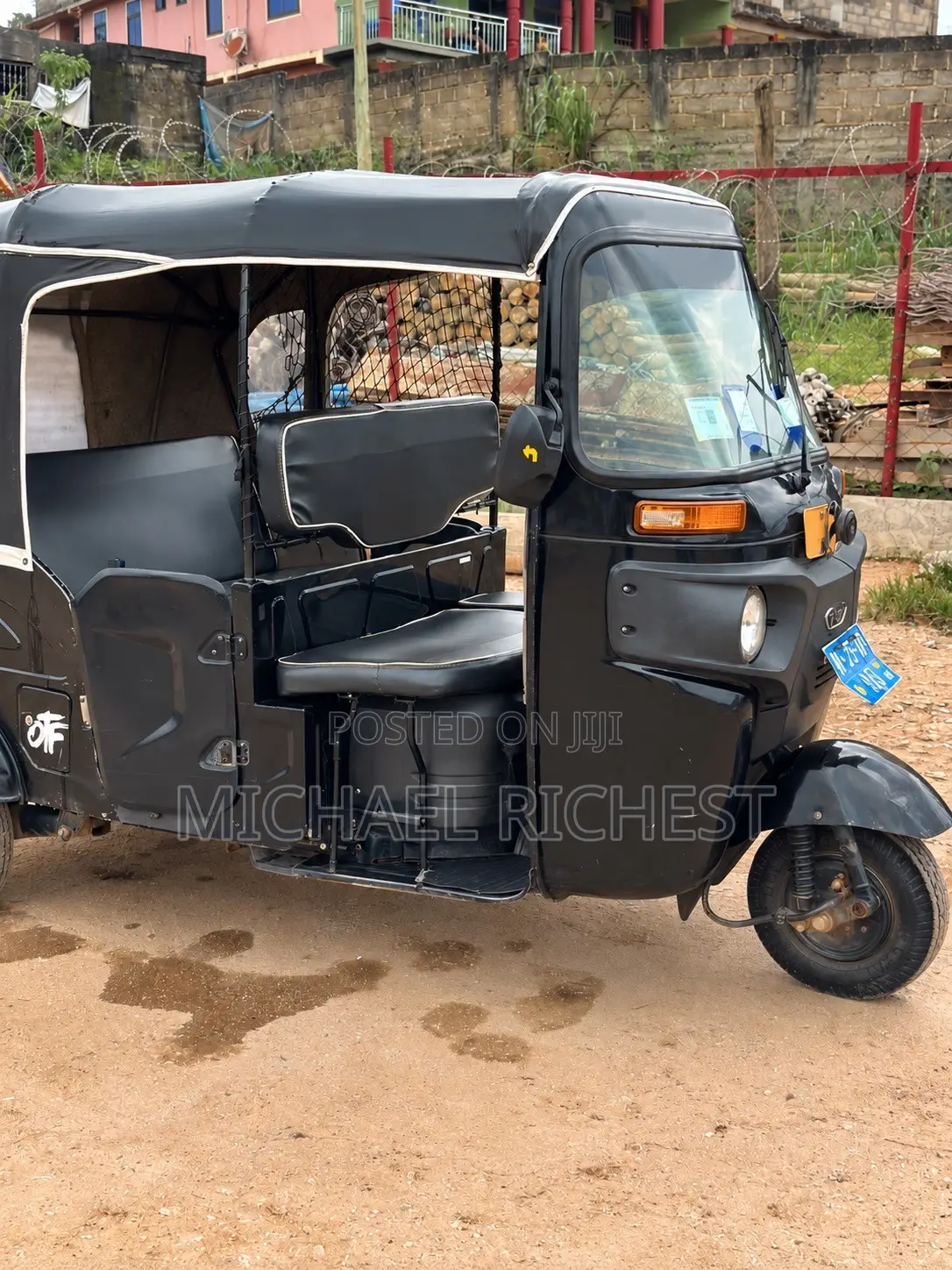 Bajaj RE 2025 Black