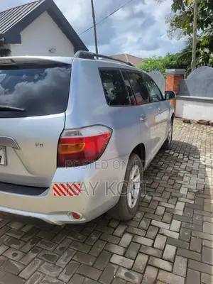 Toyota Highlander 3.5L 4WD 2013 Silver