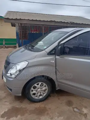 Hyundai Starex 2012 Grey
