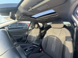 Hyundai Elantra SE IVT 2025 Black