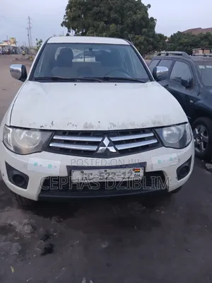 Mitsubishi L200 2011 White