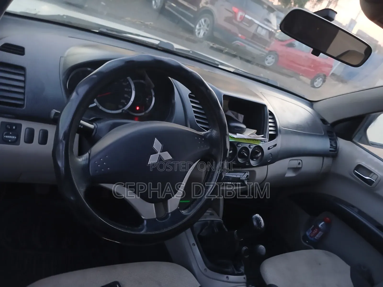 Mitsubishi L200 2011 White