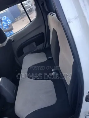 Mitsubishi L200 2011 White